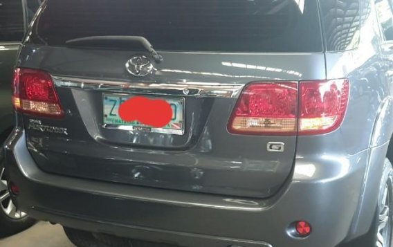 Grey Toyota Fortuner 2006 for sale in Automatic-3