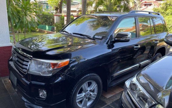 Sell Black 2014 Toyota Land Cruiser in Quezon City-1