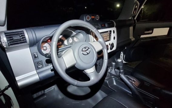 Selling White Toyota FJ Cruiser 2016 in San Fernando-8