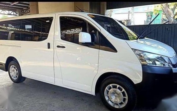 White Toyota Hiace 2019 for sale in Las Pinas-5