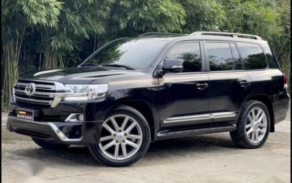 Selling Black Toyota Land Cruiser 2020 in Quezon-2
