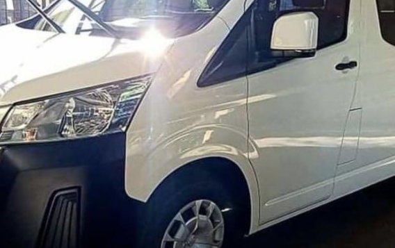White Toyota Hiace 2019 for sale in Las Pinas-1