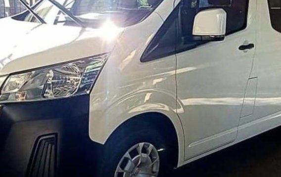 White Toyota Hiace 2019 for sale in Las Pinas-1