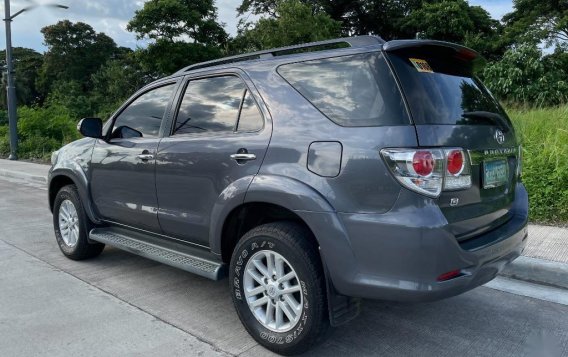 Grey Toyota Fortuner 2013 for sale in Automatic-3