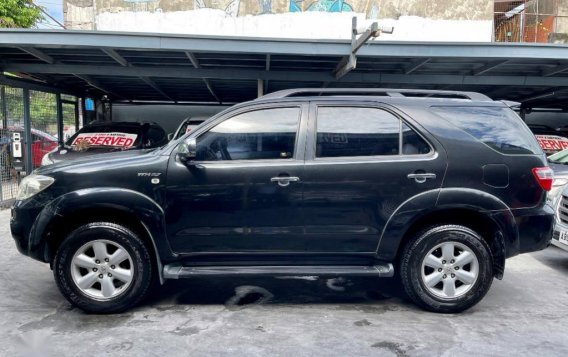 Black Toyota Fortuner 2011 for sale in Automatic-2