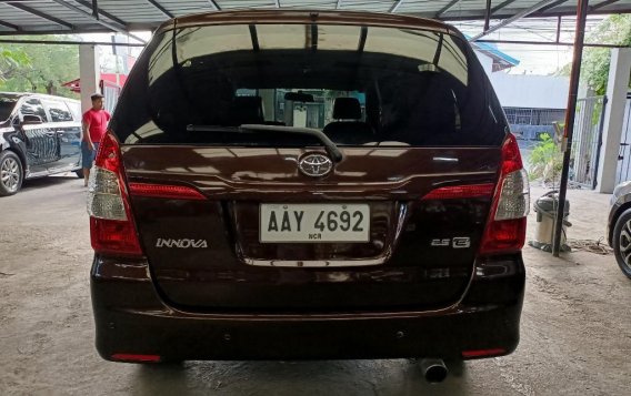 Selling Brown Toyota Innova 2014 in Las Piñas-3