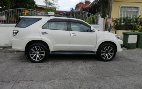 Selling Pearl White Toyota Fortuner 2013 in Manila-3