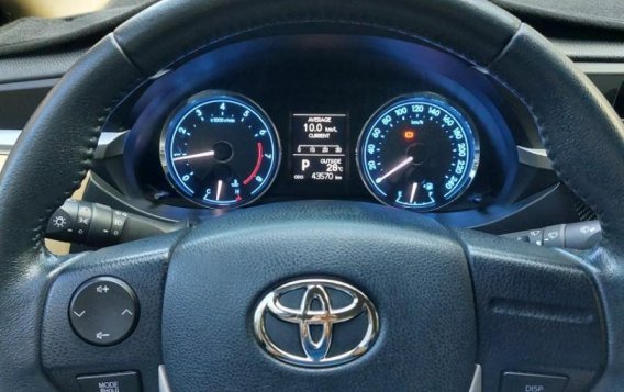 Sell Pearl White Toyota Corolla Altis 2014 in Las Piñas-3