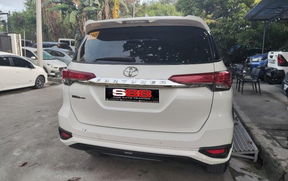 Selling White Toyota Fortuner 2020 in Quezon-2