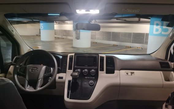 Pearl White Toyota Hiace 2019 for sale in Pateros-7