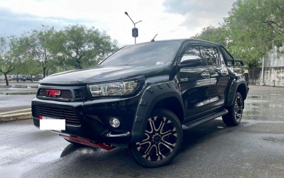 Black Toyota Hilux 2019 for sale in Makati -2