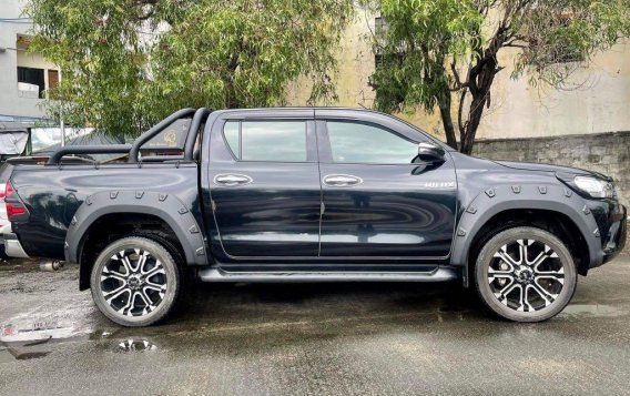 Black Toyota Hilux 2019 for sale in Makati -6