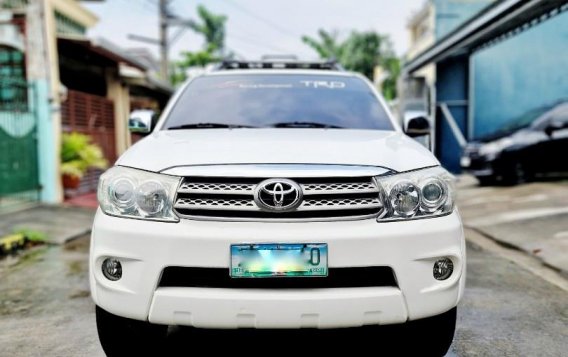 Pearl White Toyota Fortuner 2009 for sale in Cabuyao-2