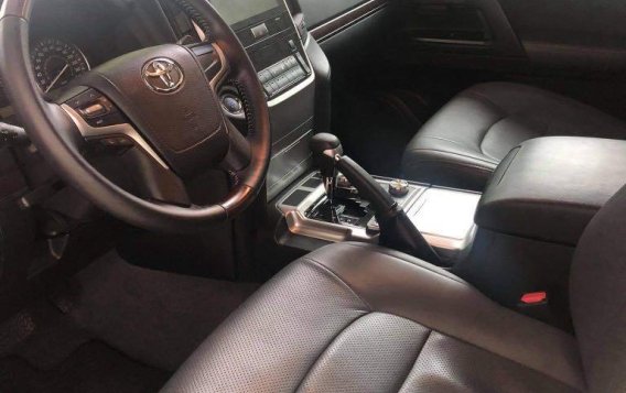 Selling Pearl White Toyota Land Cruiser 2018 in Quezon-6