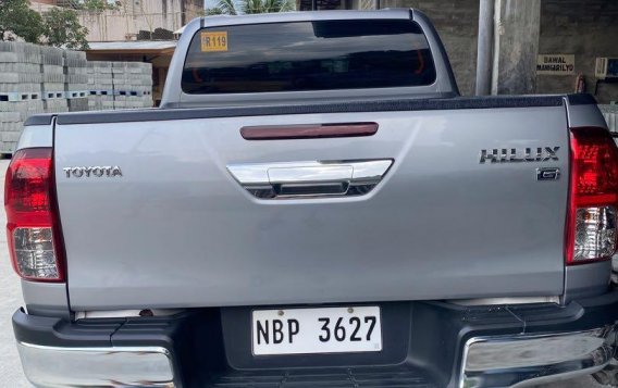 Silver Toyota Hilux 2018 for sale in Marikina-2