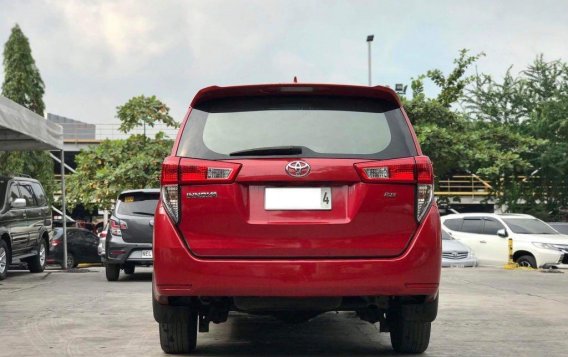 Selling Red Toyota Innova 2017 in Makati-4