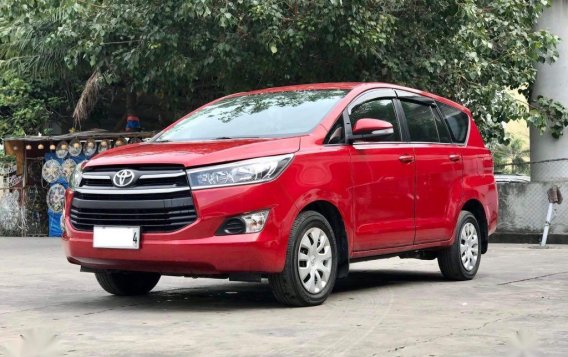 Selling Red Toyota Innova 2017 in Makati-2