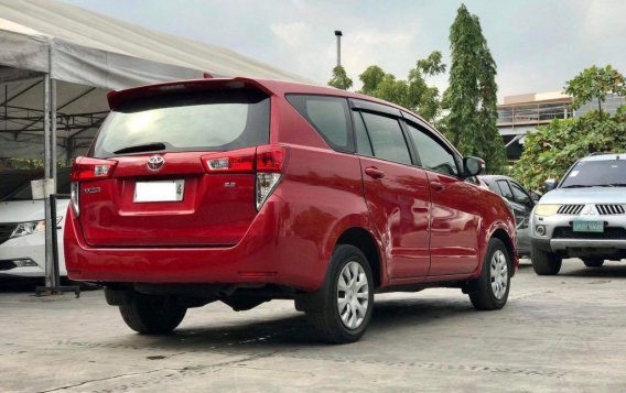 Selling Red Toyota Innova 2017 in Makati-3