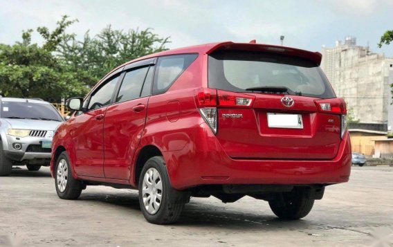 Selling Red Toyota Innova 2017 in Makati-5