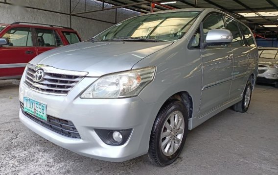 Silver Toyota Innova 2012 for sale in Las Pinas-1