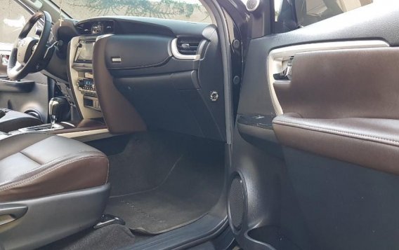 Black Toyota Fortuner 2014 for sale in Las Pinas-5