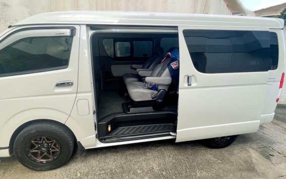 White Toyota Hiace Super Grandia 2018 for sale in Pasig-3