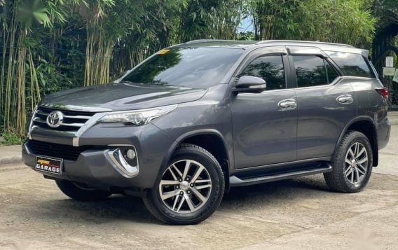 Grey Toyota Fortuner 2017 for sale in Automatic-2
