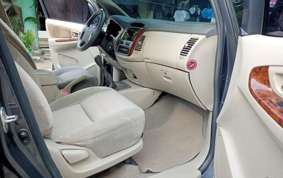 Grey Toyota Innova 2015 for sale in Itbayat-3