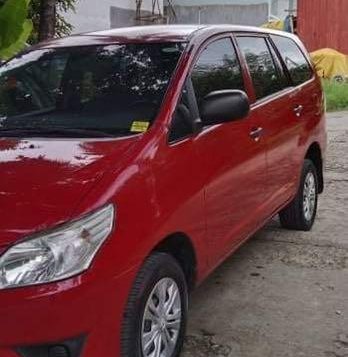 Red Toyota Innova 2012 for sale in Manual