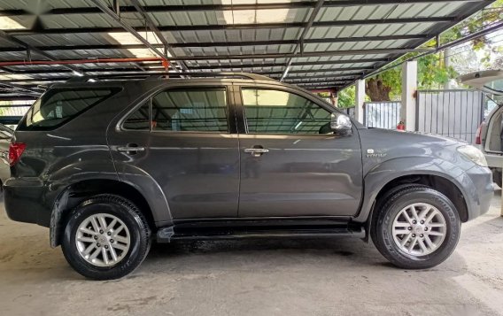 Selling Silver Toyota Fortuner 2007 in Las Piñas-4