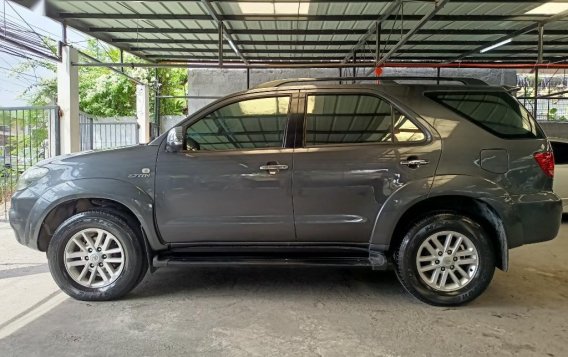 Selling Silver Toyota Fortuner 2007 in Las Piñas-2