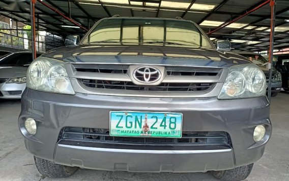 Selling Silver Toyota Fortuner 2007 in Las Piñas