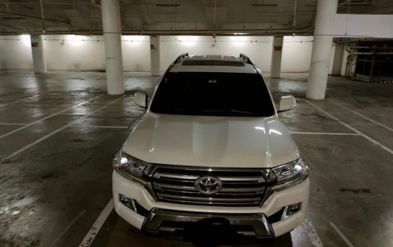 Selling Pearl White Toyota Land Cruiser 2018 in Mandaue-4