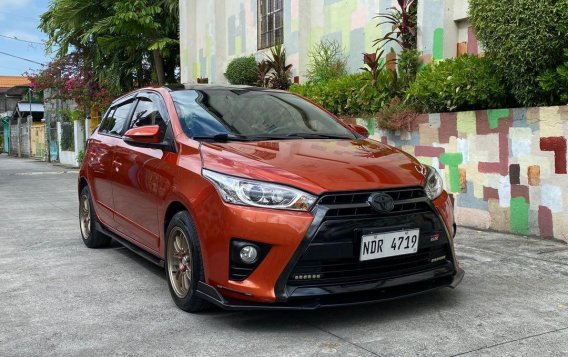 Orange Toyota Yaris 2016 for sale in Automatic-1