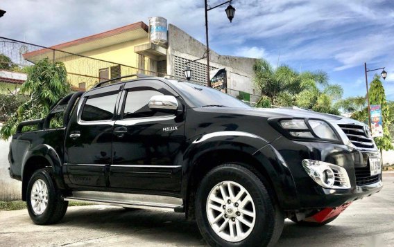 Black Toyota Hilux 2014 for sale in Cebu City-2