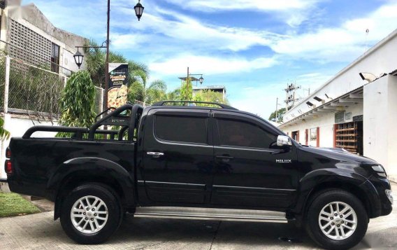 Black Toyota Hilux 2014 for sale in Cebu City-3