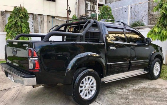 Black Toyota Hilux 2014 for sale in Cebu City-5