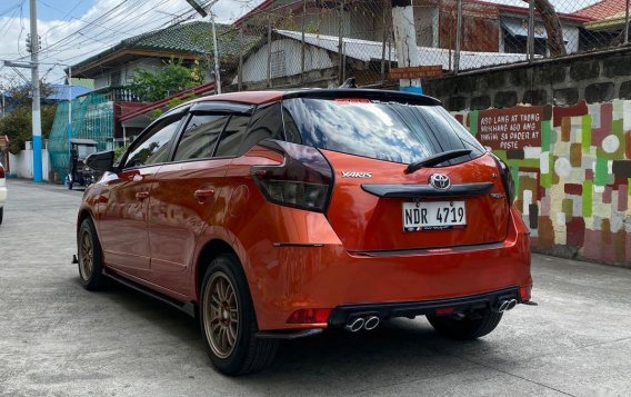 Orange Toyota Yaris 2016 for sale in Automatic-4