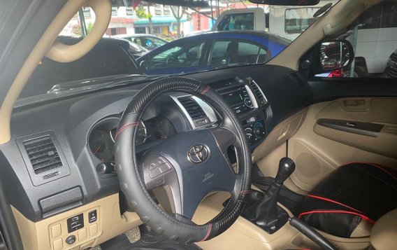 Black Toyota Hilux 2014 for sale in Cebu City-8