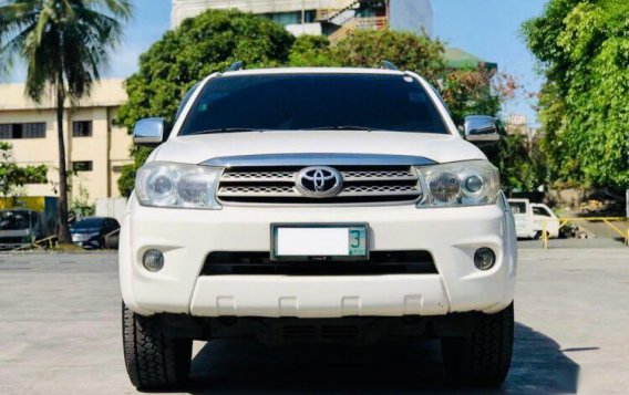Selling Pearl White Toyota Fortuner 2011 in Malvar-1