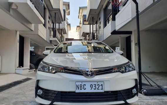 Selling Pearl White Toyota Altis 2018 in Quezon City-3