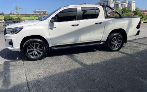 Pearl White Toyota Hilux 2018 for sale in Pasig-7