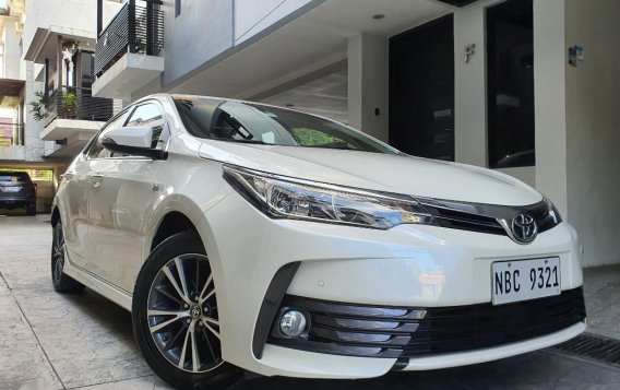 Selling Pearl White Toyota Altis 2018 in Quezon City