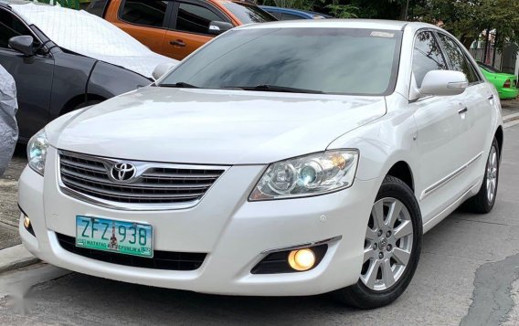 Sell Pearl White 2006 Toyota Camry in Las Piñas