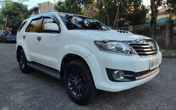 Selling Pearl White Toyota Fortuner 2015 in Quezon City-3