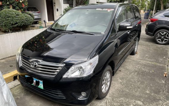Black Toyota Innova 2012 for sale in Automatic-3