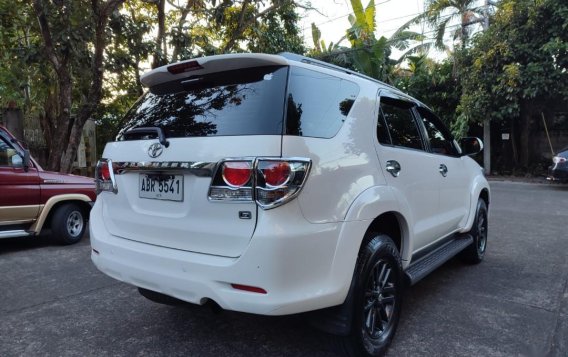 Selling Pearl White Toyota Fortuner 2015 in Quezon City-8