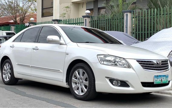 Sell Pearl White 2006 Toyota Camry in Las Piñas-1