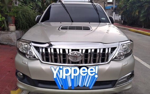 Selling Brightsilver Toyota Fortuner 2014 in Quezon-1