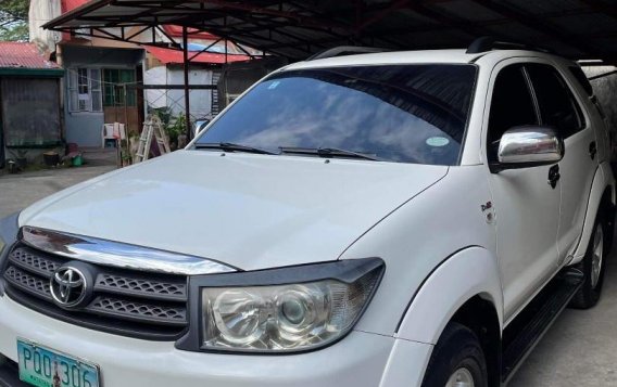 Pearl White Toyota Fortuner 2010 for sale in Lucena
